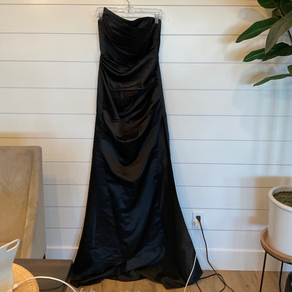 #552 NWT HEMEOS BLACK STRAPLESS EVENING GOWN SIZE: 4-6